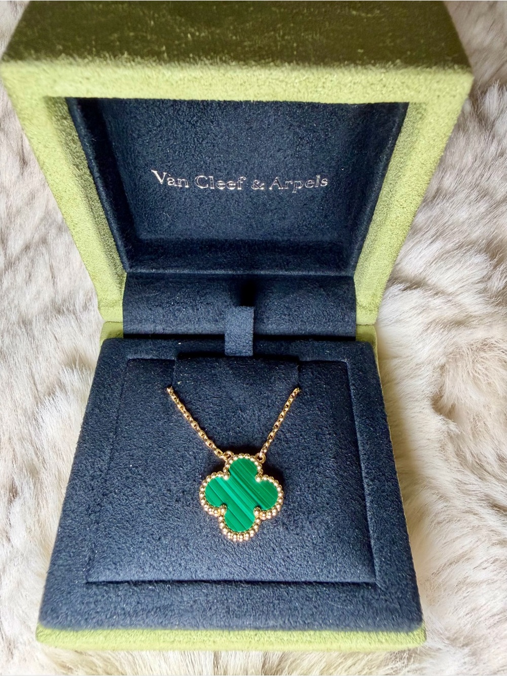 Van Cleef & Arpels Malachite Vintage Alhambra Necklace with Yellow Gold